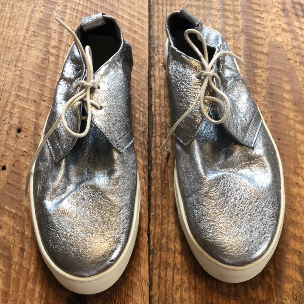 The Flexx Sneak Up Sneaker size 10